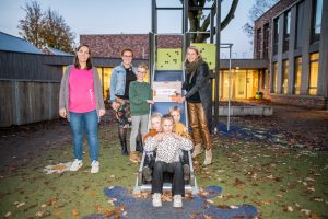 Overhandiging cheque Kober foto